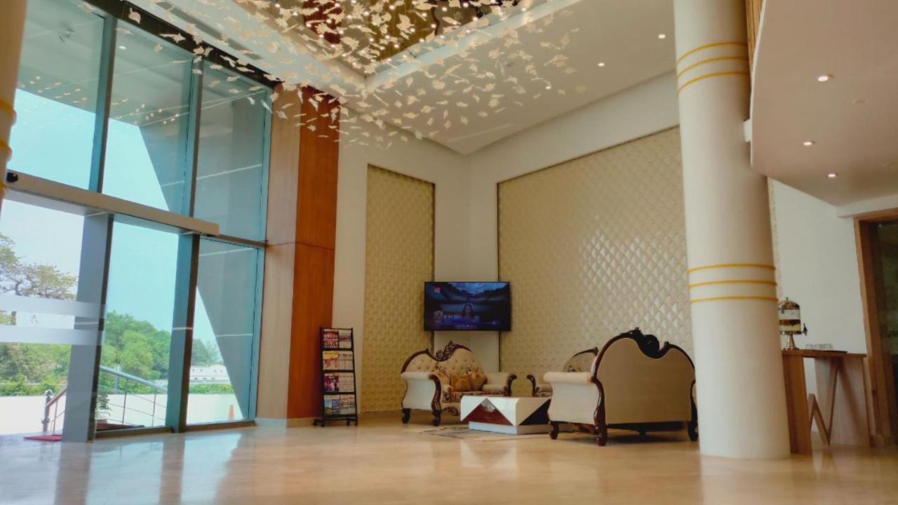 Radisson Hotel Bareilly Airport Extérieur photo
