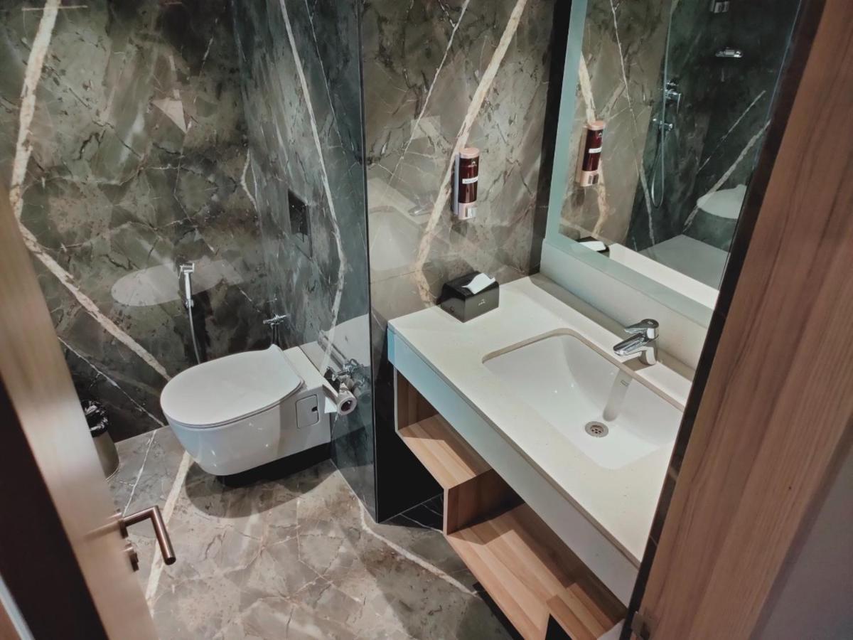 Radisson Hotel Bareilly Airport Extérieur photo