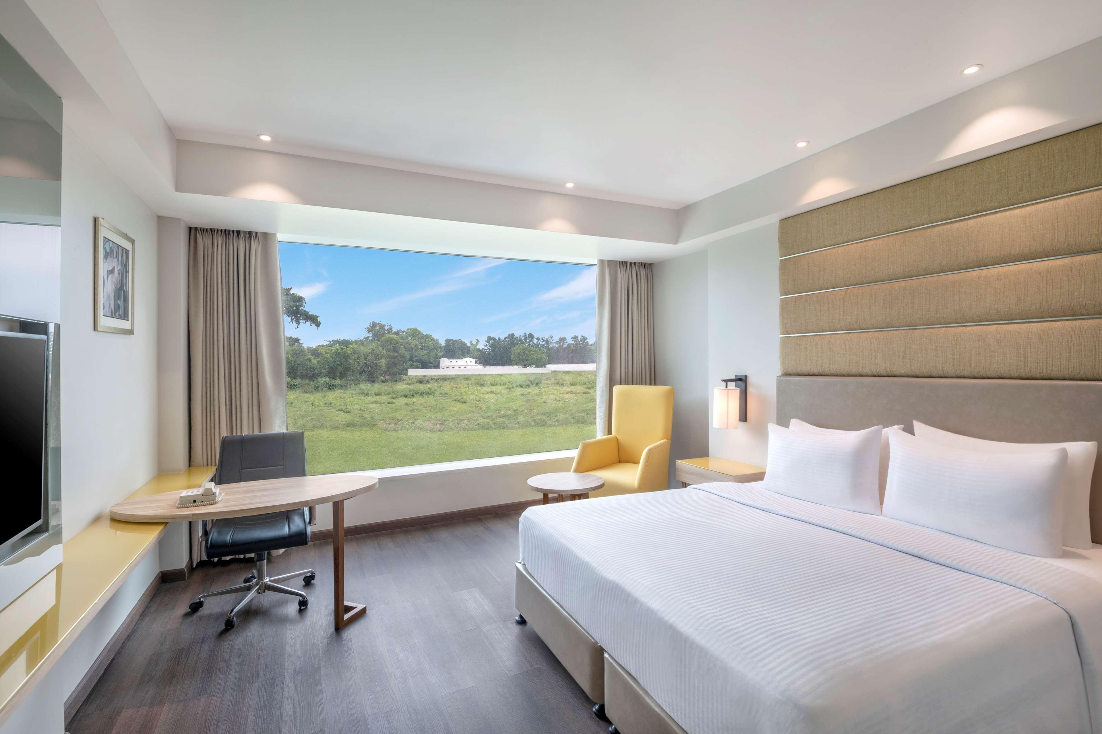 Radisson Hotel Bareilly Airport Extérieur photo