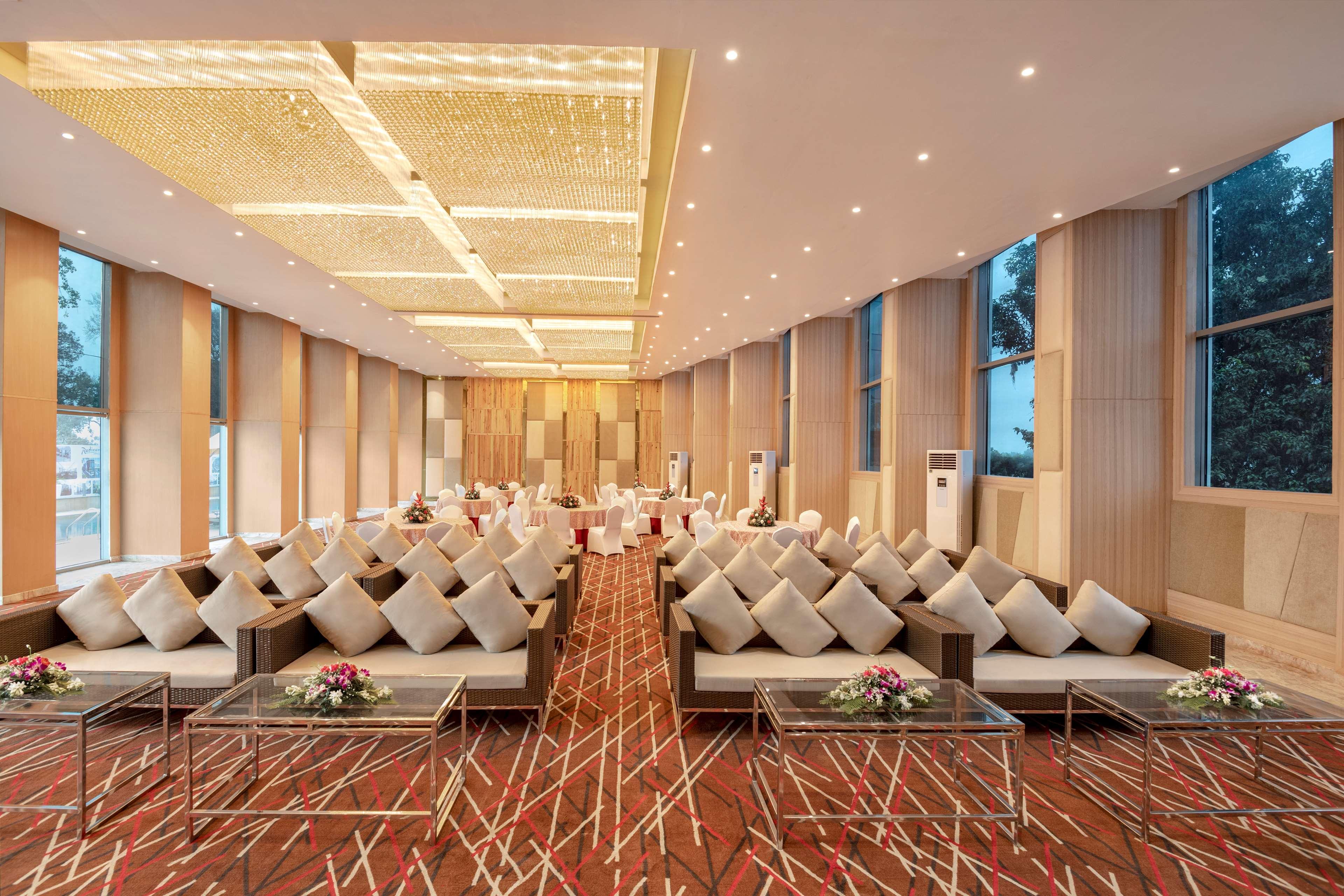 Radisson Hotel Bareilly Airport Extérieur photo